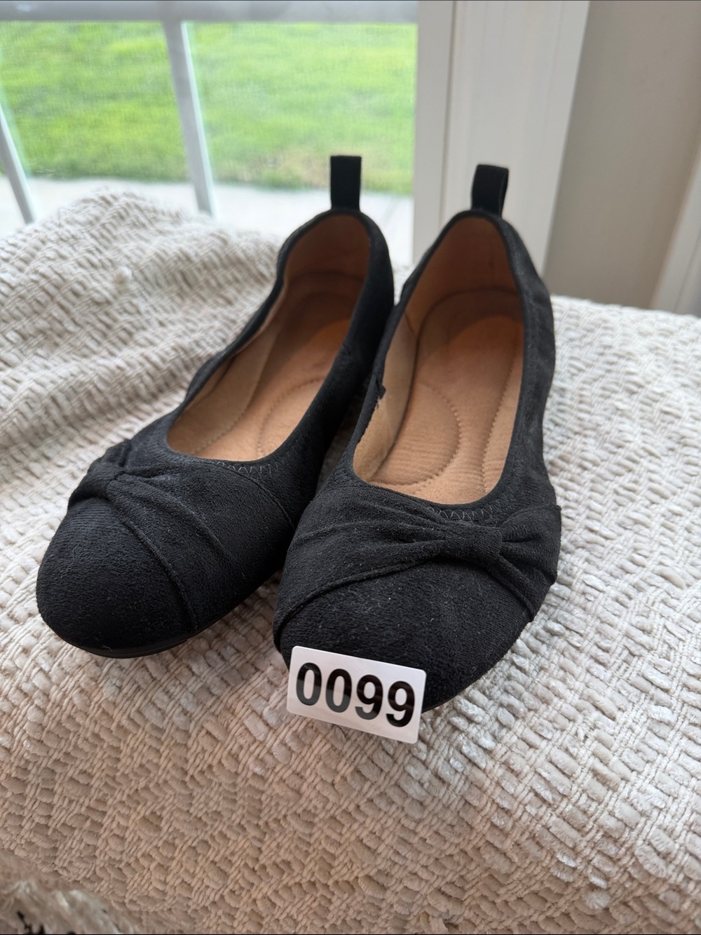 Women's Black Knot-Front Ballet Flats